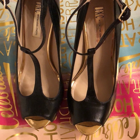 Shoes - Picture 2 of 5